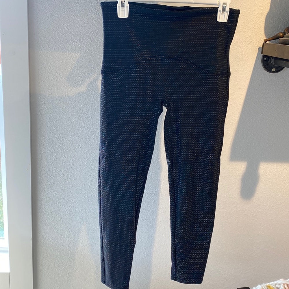 Spanx size large active leggings.